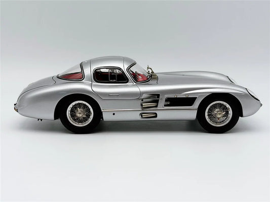 Limited Edition CMC Mercedes Benz 300 SLR Uhlenhaut cupé 1955