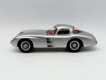 Limited Edition CMC Mercedes Benz 300 SLR Uhlenhaut cupé 1955