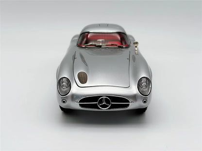 Limited Edition CMC Mercedes Benz 300 SLR Uhlenhaut cupé 1955